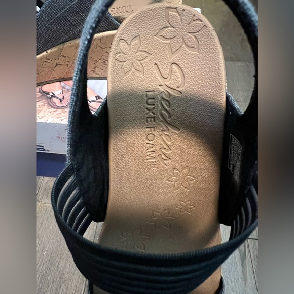LAST CHANCE—NEW Sketchers sandals-wedge-size 10-Final price drop! - Picture 6 of 12